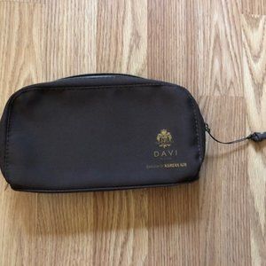 Davi Napa Korean Air Toiletries Bag Brown with logo